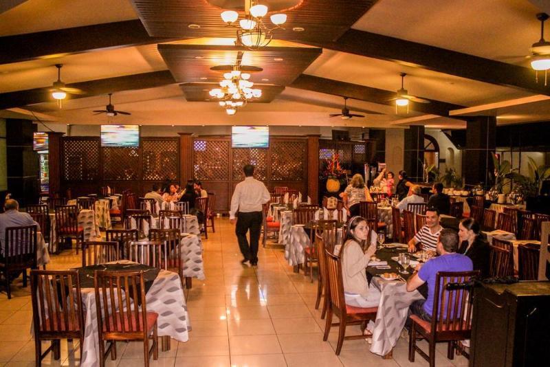 Hotel Suerre Guápiles Exteriér fotografie